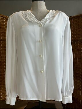 Vintage Alyssa Carr White Lace Collar Blouse Size 10 Pearl Button Long Sleeve